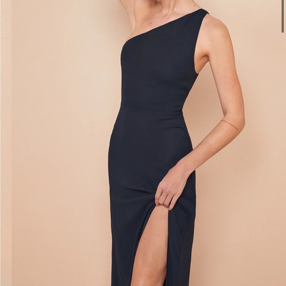 Reformation Evelyn dress - navy size 2! - Picture 2 of 6